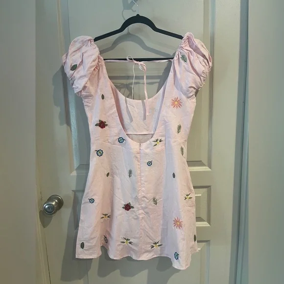 Fanm Mon Pink Embroidered Linen Puff Sleeve Open Back Mini Dress Large is  available for purchase on au PAY Market - Imported Goods Online Store  Co.Ltd. | au PAY Market - Online